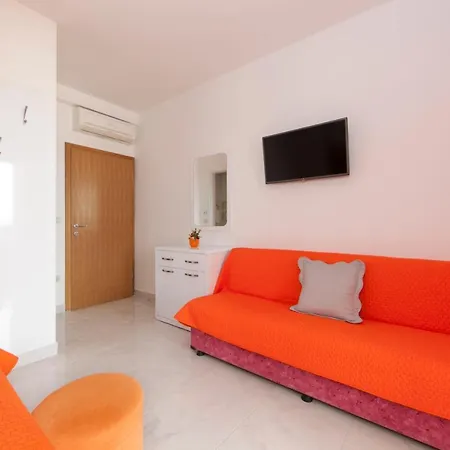 Apartment Milana